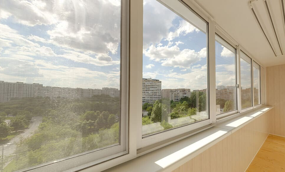 Какие раздвижные окна выбрать на балкон?